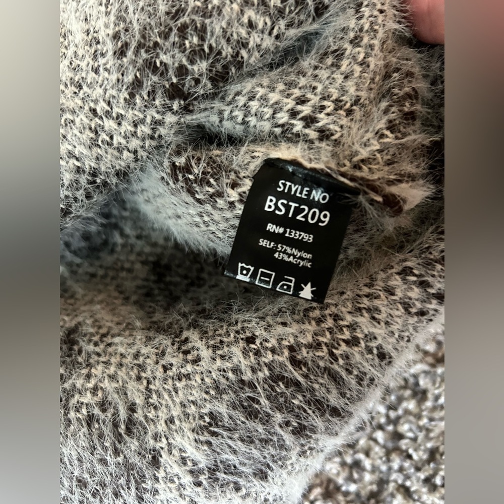 POL oversized animal print thick fuzzy warm sweater size medium - Picture 5 of 9